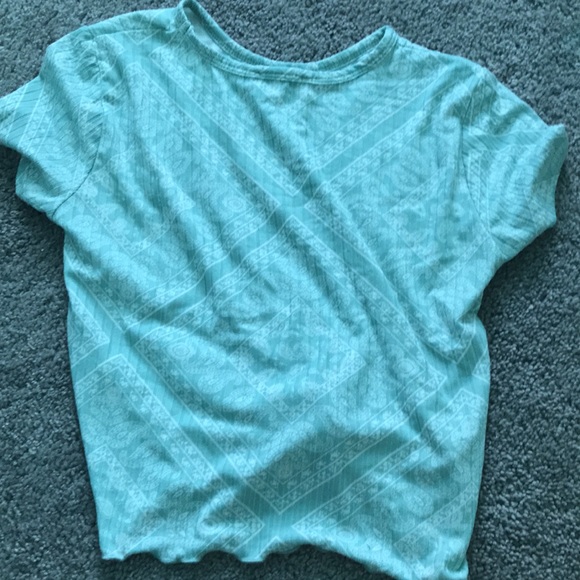 This teal crop top is super cute tight fitting  and sise 10 in kids ❤️ - Picture 2 of 5